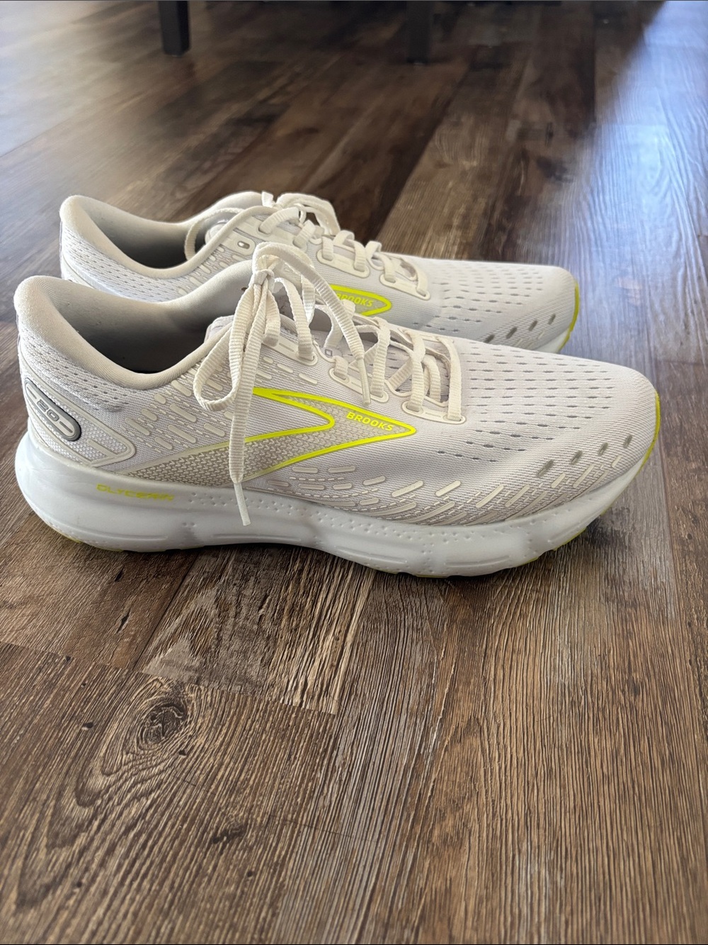 Men’s Brooks White Sneakers with Neon Yellow Logo Accents